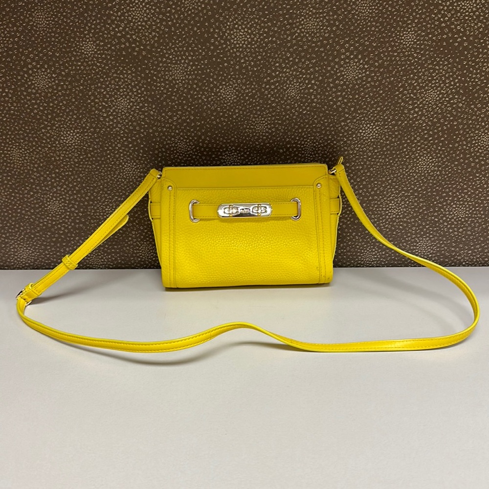 🔥🔥🔥Coach Yellow Leather Crossbody Bag